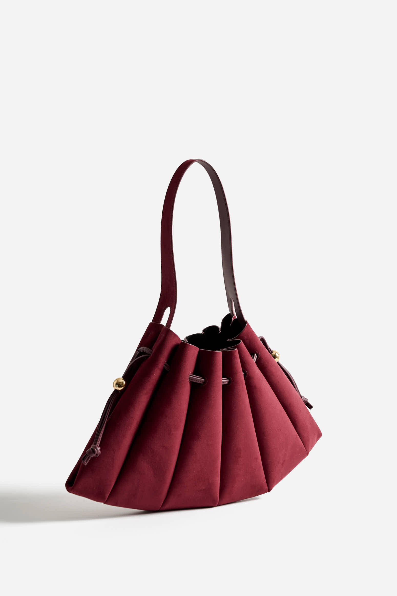 SHOULDER – THEMOIRÈ SHOULDER – THEMOIRÈ